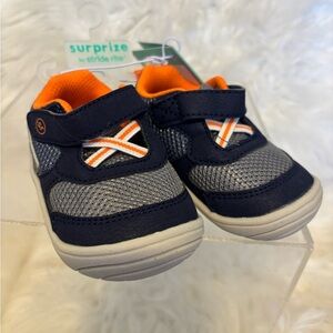 Blue and Orange Sneakers with Cushioned Sole surprize .